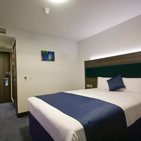 Hotel Ramada By Wyndham Cobham Cobham  Exterior foto